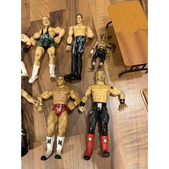 WWE wrestling lot of 34 action figures - Picture 12 of 12